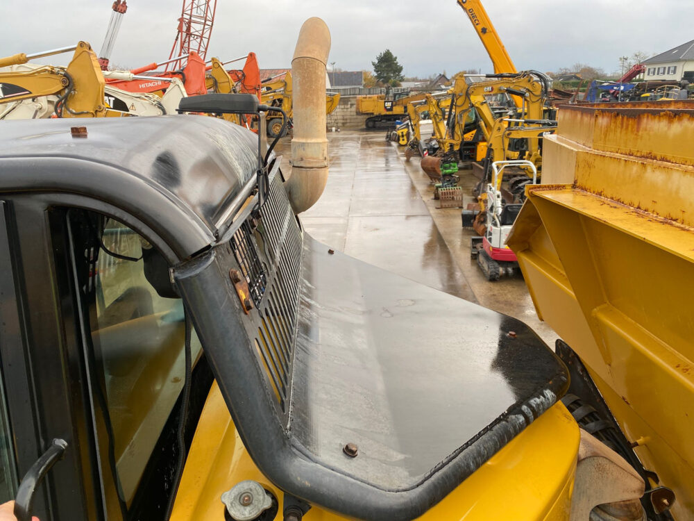 Caterpillar 725C2 6×6 dumper