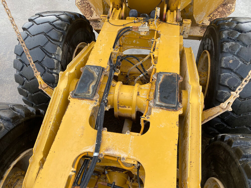 Caterpillar 725C2 6×6 dumper