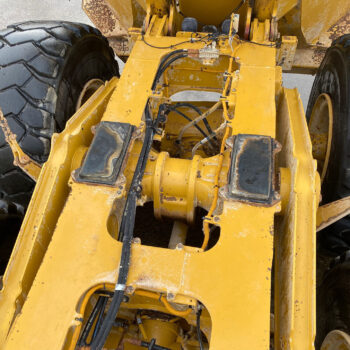 Caterpillar 725C2 6×6 dumper