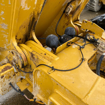 Caterpillar 725C2 6×6 dumper