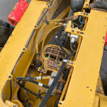 Caterpillar 725C2 6×6 dumper