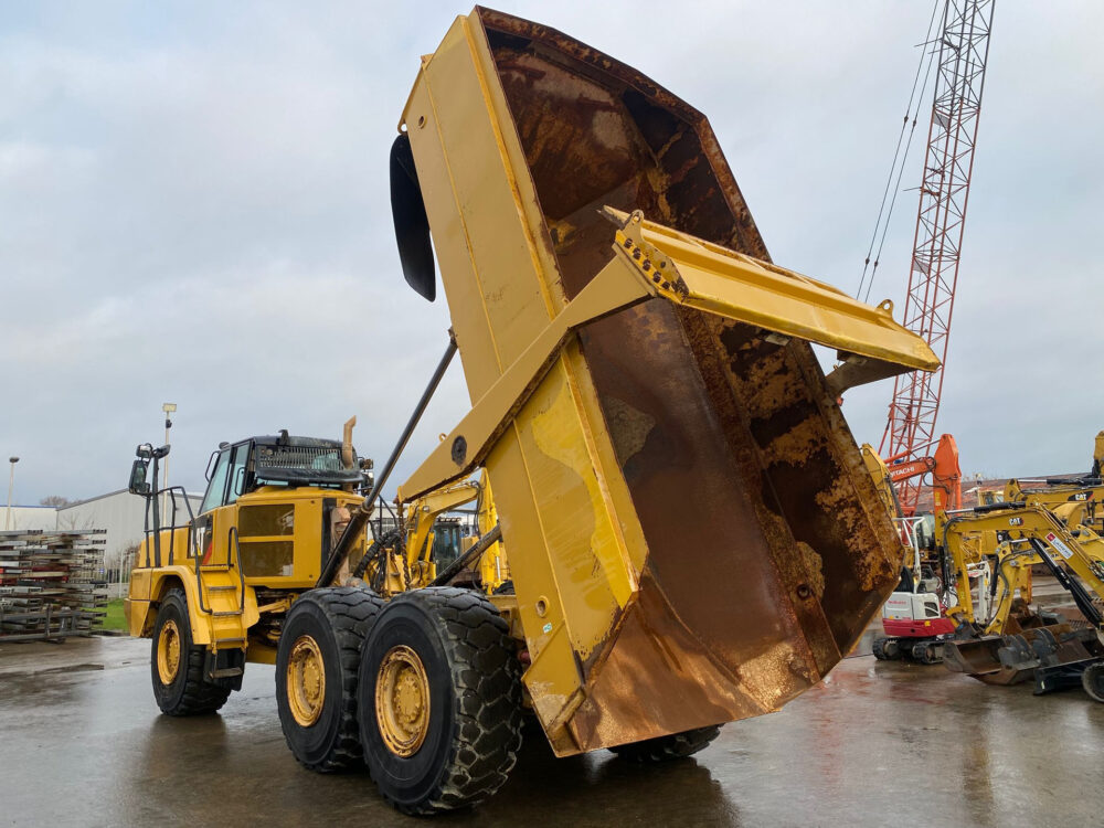 Caterpillar 725C2 6×6 dumper
