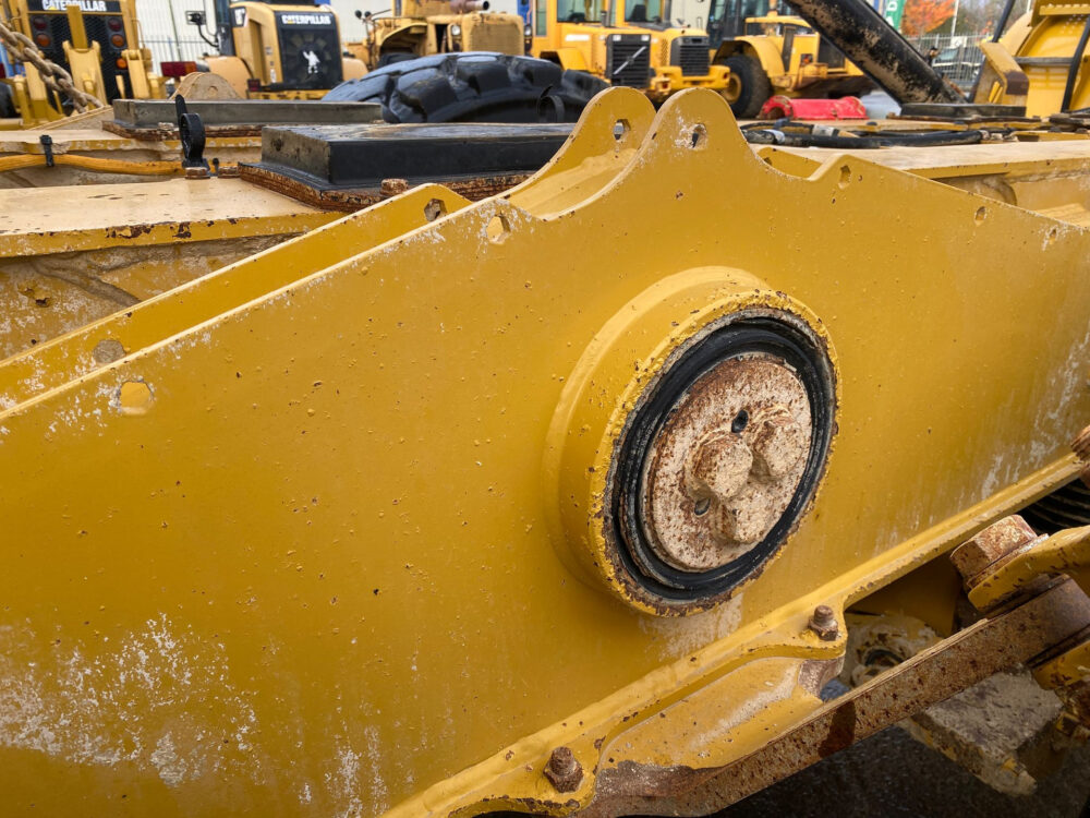 Caterpillar 725C2 6×6 dumper