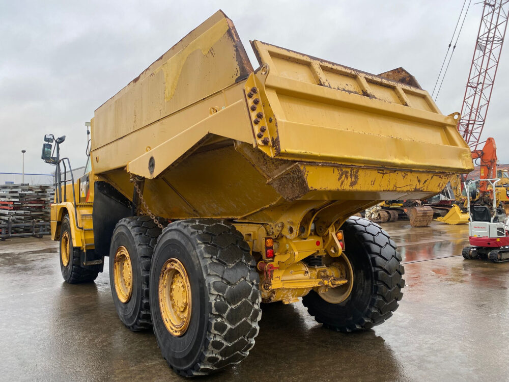 Caterpillar 725C2 6×6 dumper