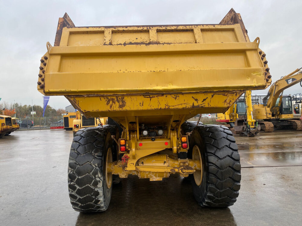 Caterpillar 725C2 6×6 dumper