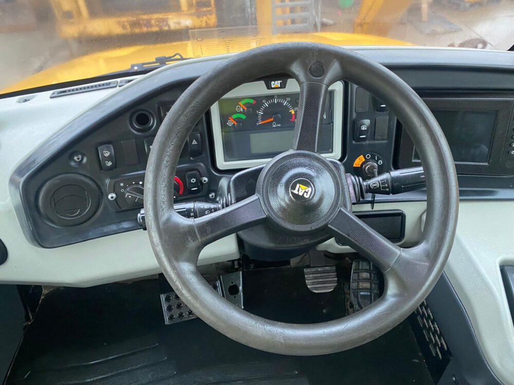 Caterpillar 725C2 6×6 dumper