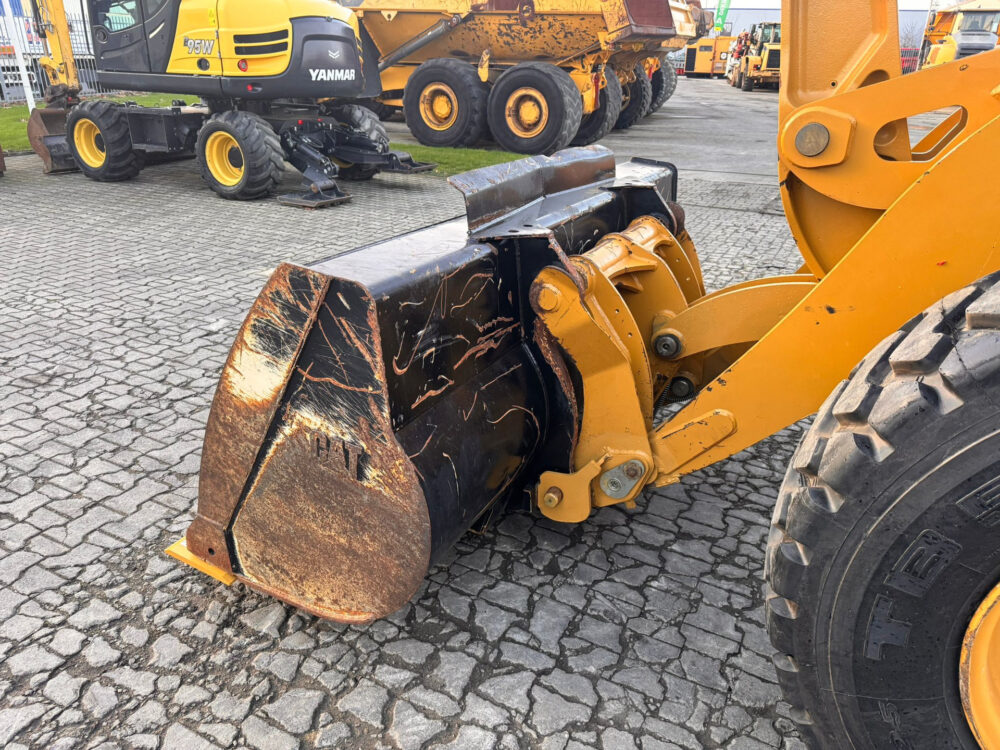 Caterpillar 914M wiellader