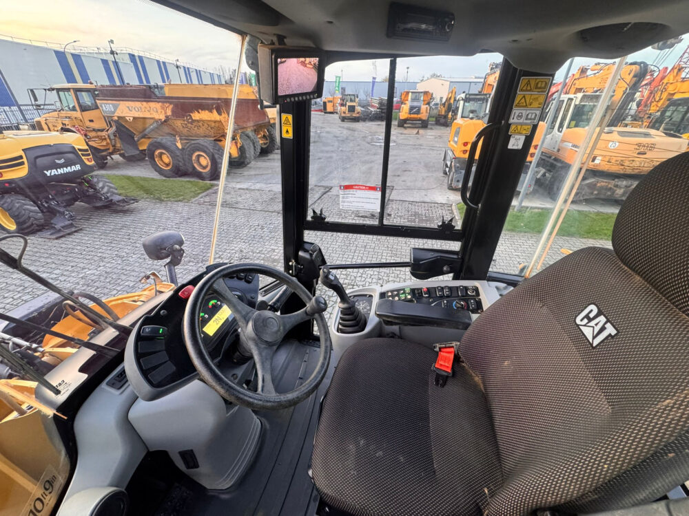 Caterpillar 914M wiellader