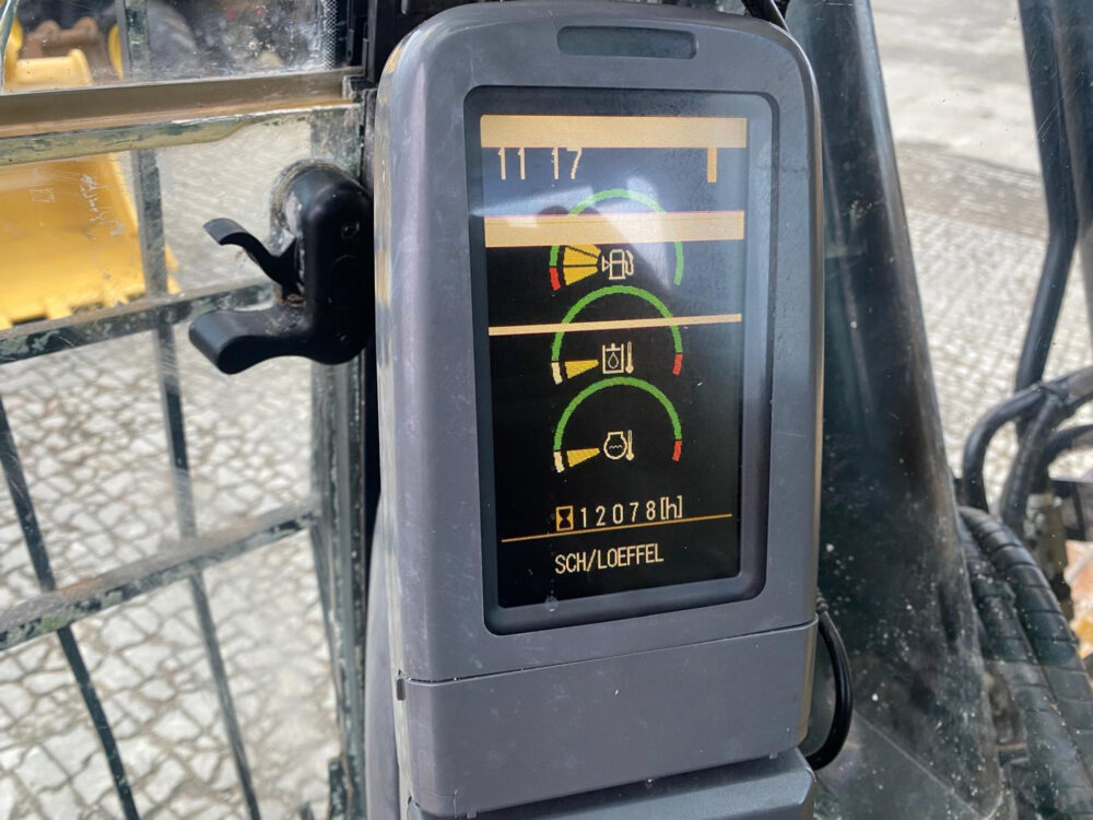 Caterpillar 323 D rupsgraafmachine