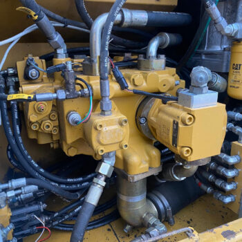 Caterpillar 323 D rupsgraafmachine