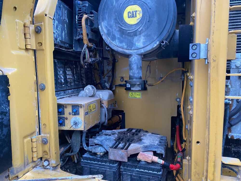Caterpillar 323 D rupsgraafmachine
