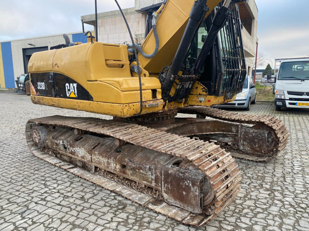Caterpillar 323 D rupsgraafmachine