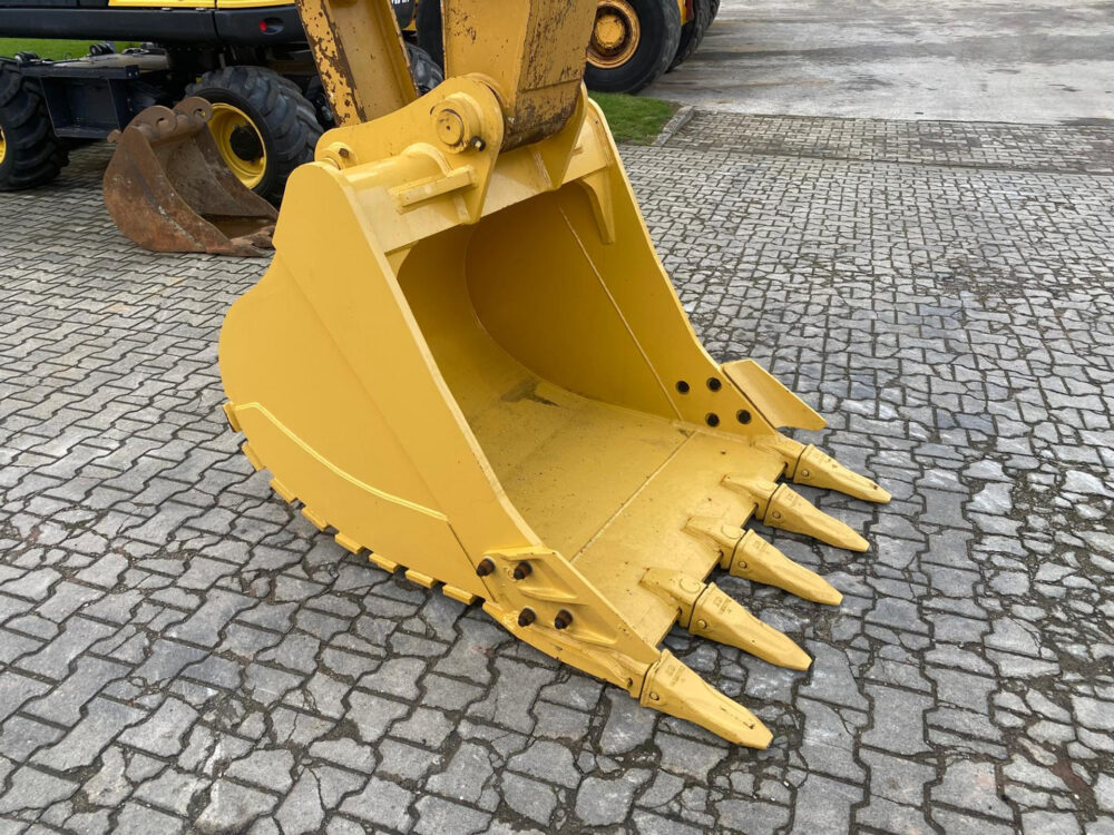 Caterpillar 323 D rupsgraafmachine