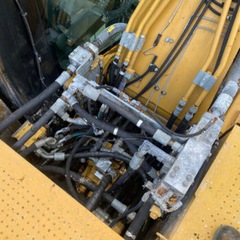 Caterpillar 323 D rupsgraafmachine