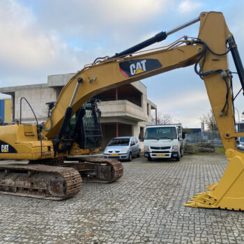 Caterpillar 323 D rupsgraafmachine