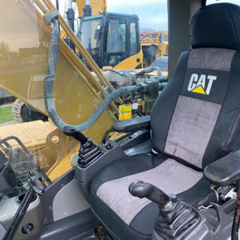 Caterpillar 323 D rupsgraafmachine