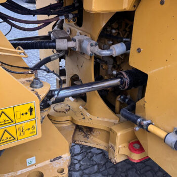 Caterpillar 966M wiellader