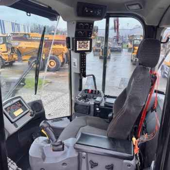 Caterpillar 966M wiellader