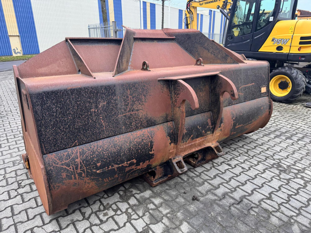 Caterpillar 966M wiellader