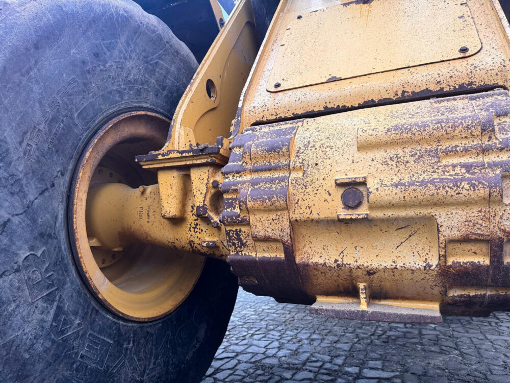 Caterpillar 966M wiellader