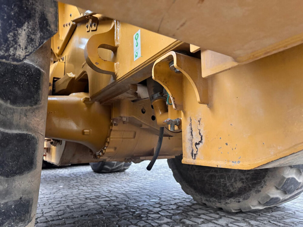 Caterpillar 966M wiellader