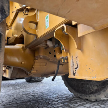 Caterpillar 966M wiellader