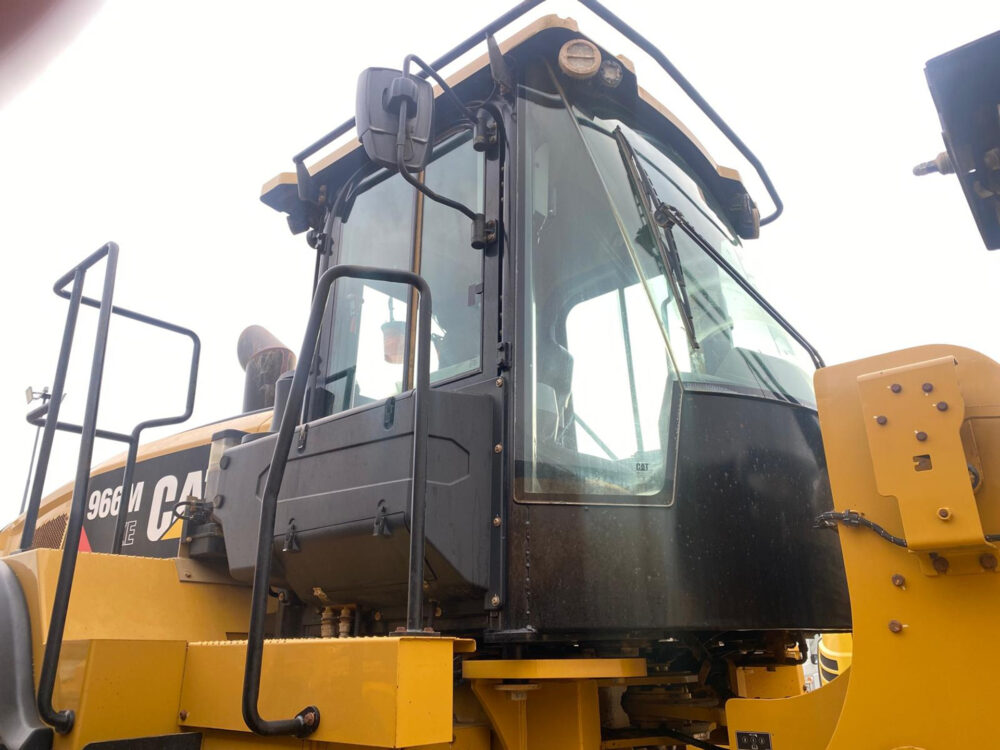 Caterpillar 966M wiellader