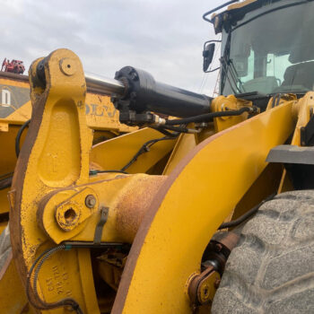 Caterpillar 966M wiellader