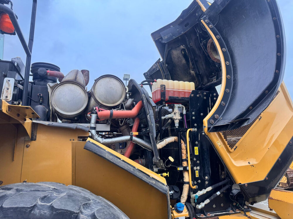 Caterpillar 966M wiellader