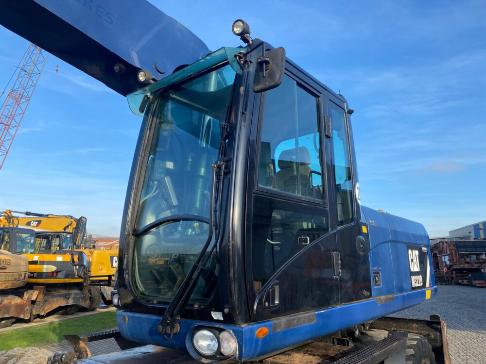 Caterpillar M322D mobiele graafmachine