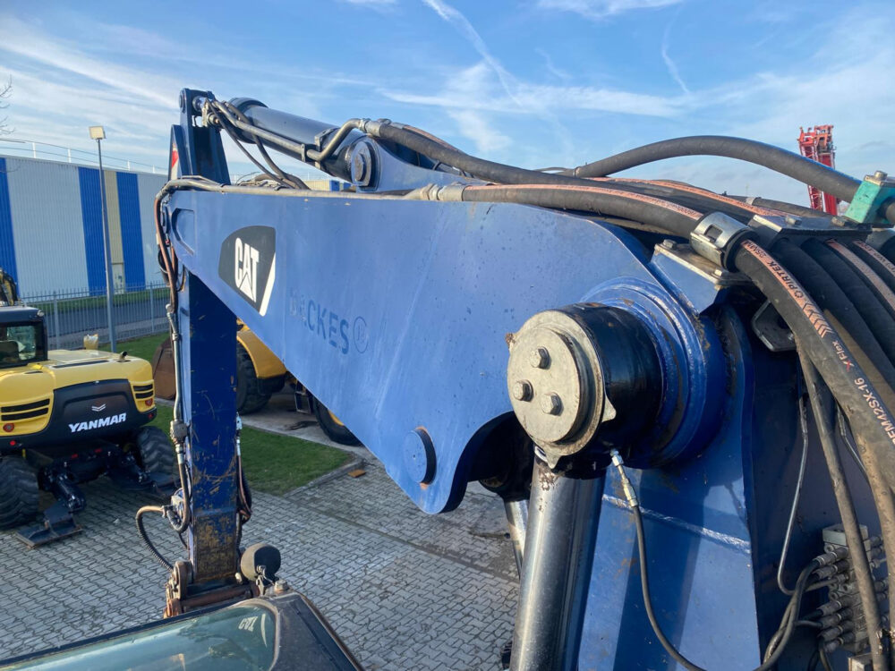 Caterpillar M322D mobiele graafmachine