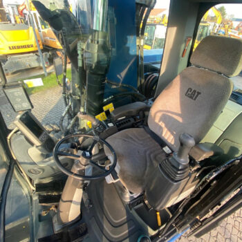 Caterpillar M322D mobiele graafmachine