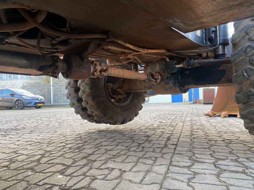 Caterpillar M322D mobiele graafmachine