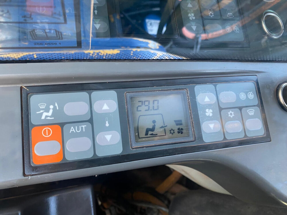 Caterpillar M322D mobiele graafmachine