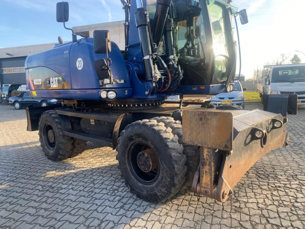 Caterpillar M322D mobiele graafmachine