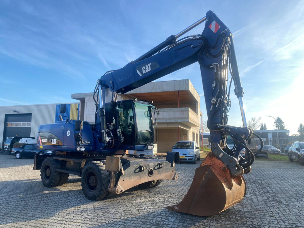 Caterpillar M322D mobiele graafmachine