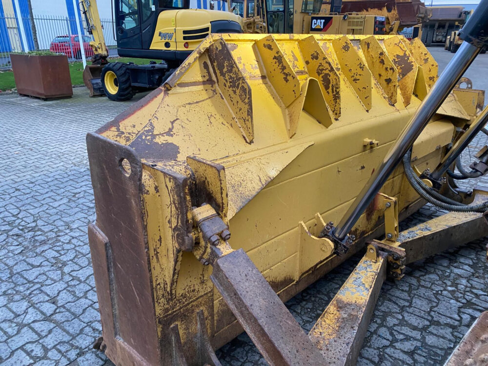 Caterpillar D6T XL rupsdozer