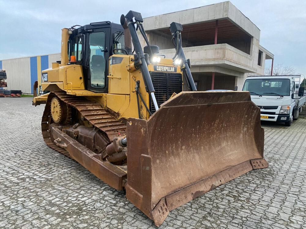 Caterpillar D6T XL rupsdozer
