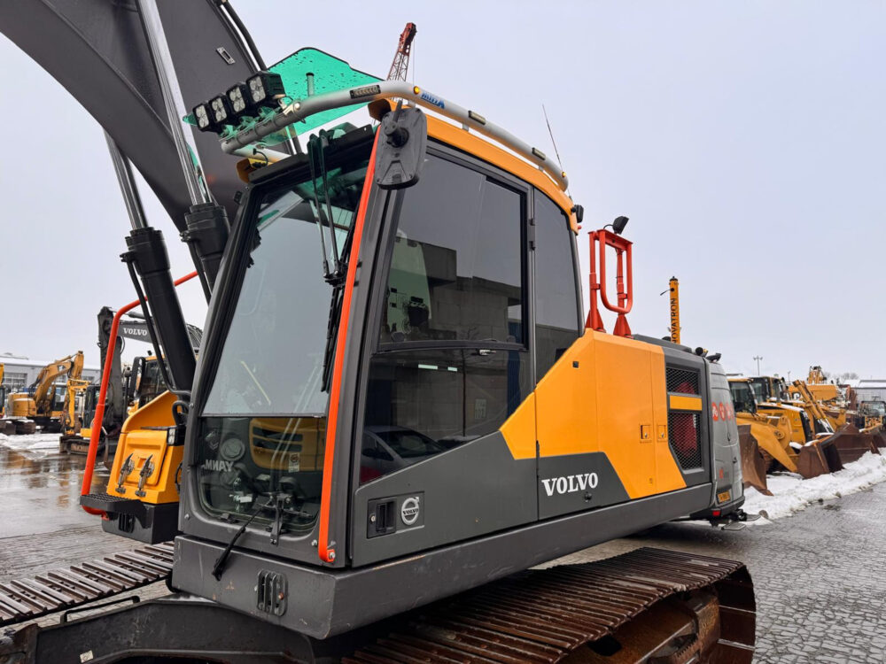 Volvo EC220EL rupsgraafmachine