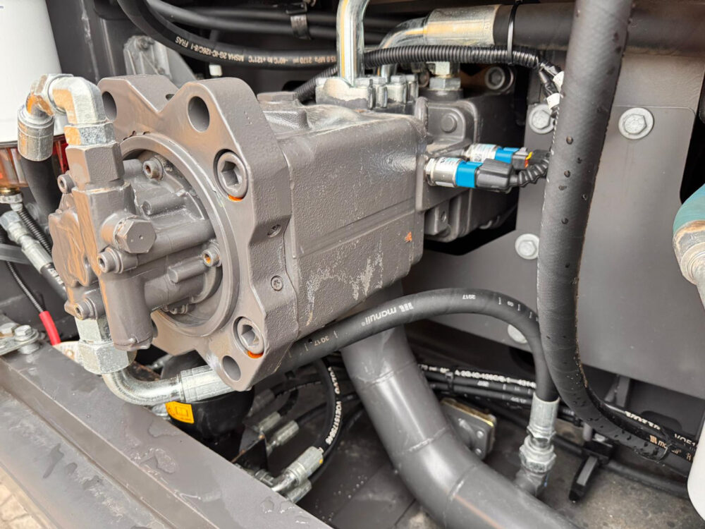 Volvo EC220EL rupsgraafmachine