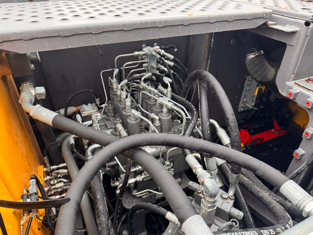 Volvo EC220EL rupsgraafmachine