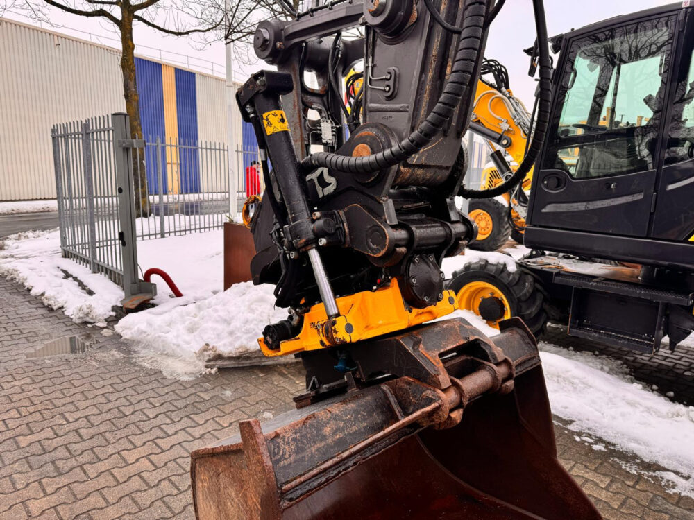 Volvo EC220EL rupsgraafmachine