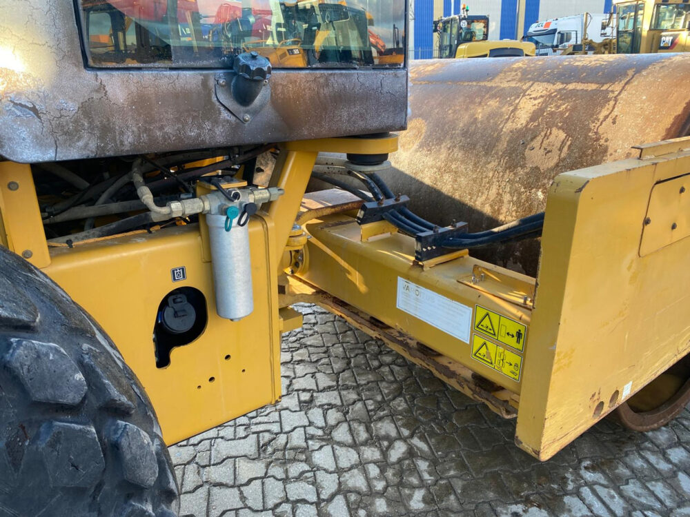 Caterpillar CS76 B wals