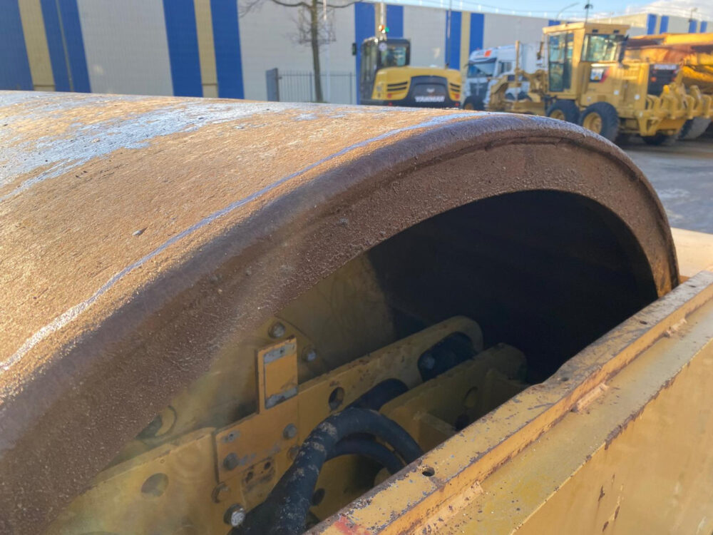 Caterpillar CS76 B wals