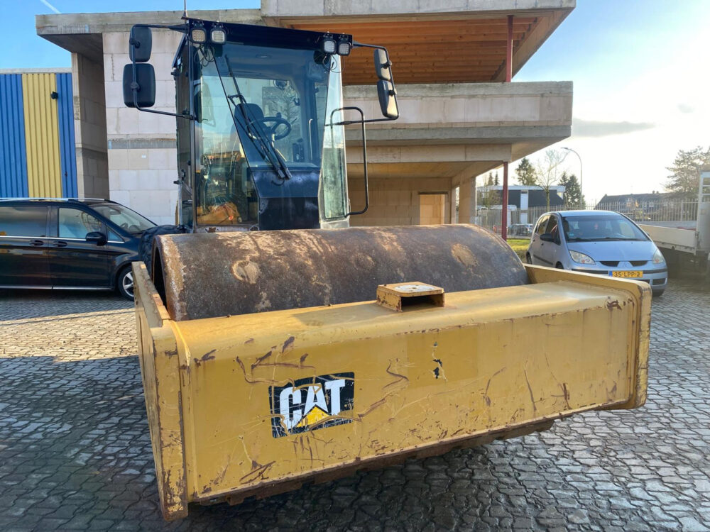 Caterpillar CS76 B wals