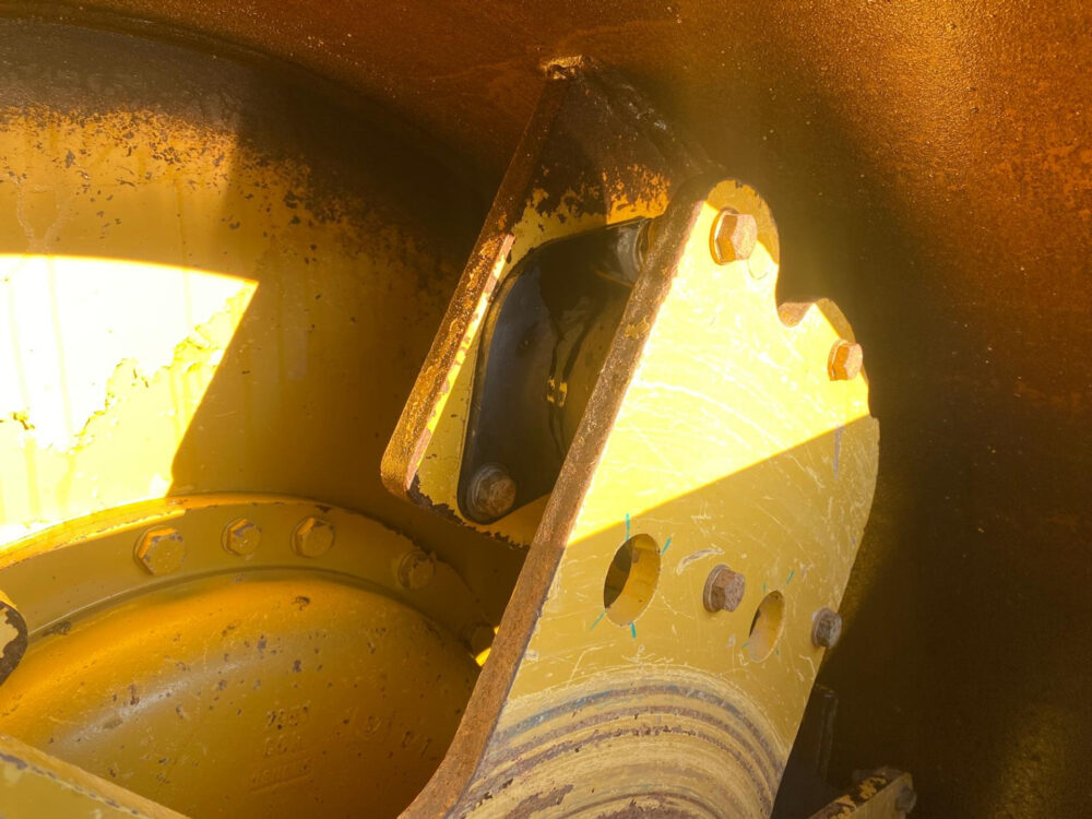 Caterpillar CS76 B wals