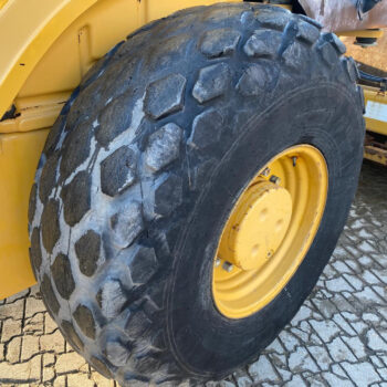 Caterpillar CS76 B wals