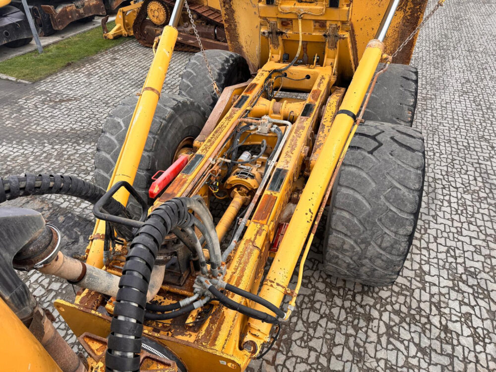 Caterpillar 740 knikdumper