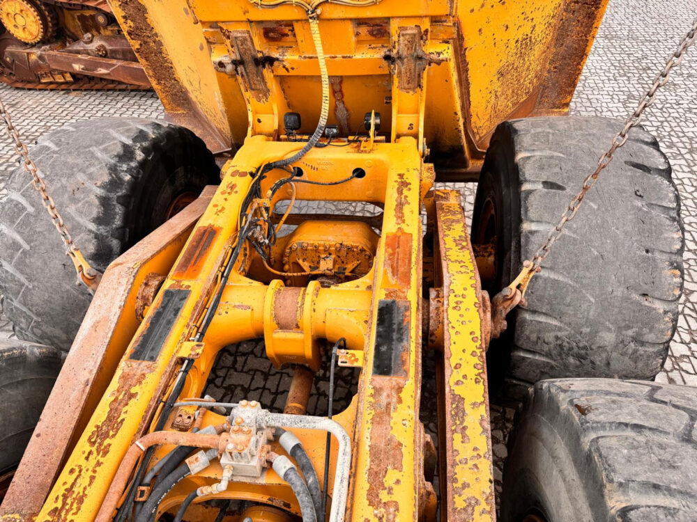 Caterpillar 740 knikdumper