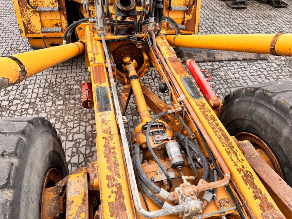 Caterpillar 740 knikdumper